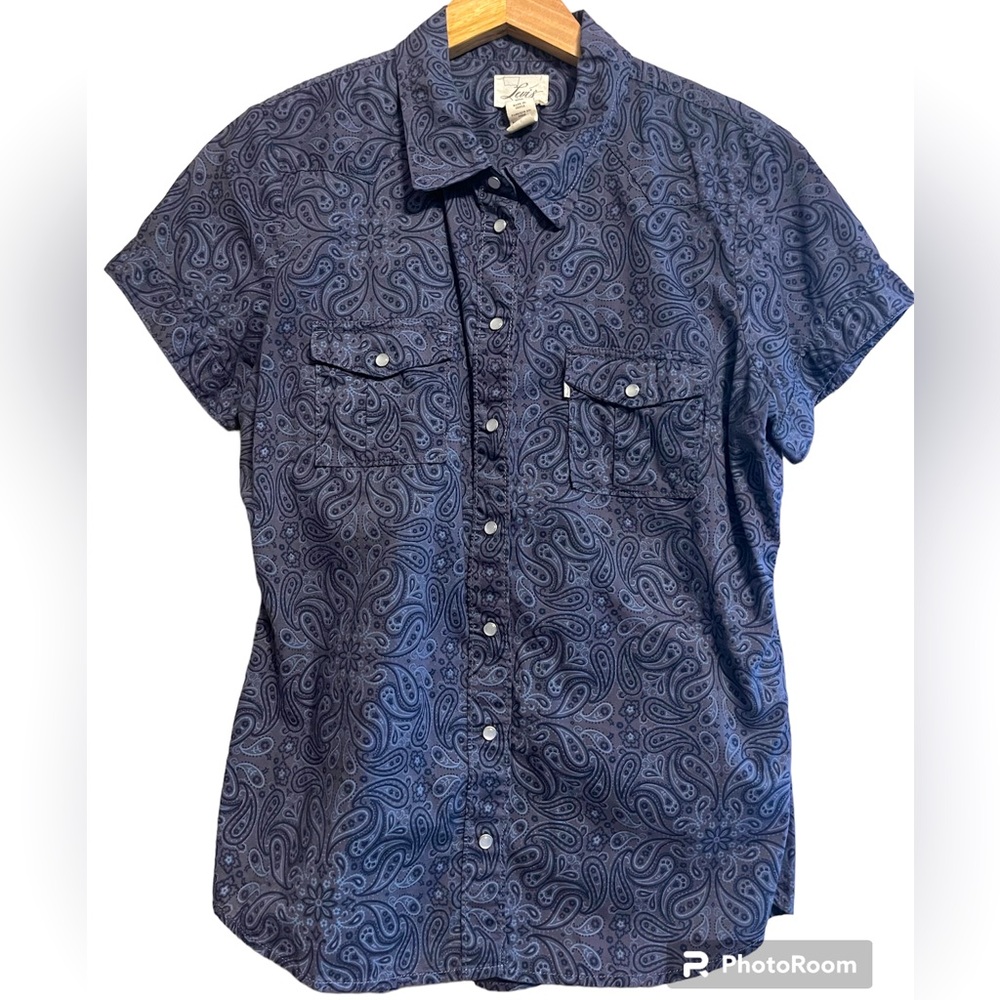 “Levis”Paisley, blue button down SS shirt size L